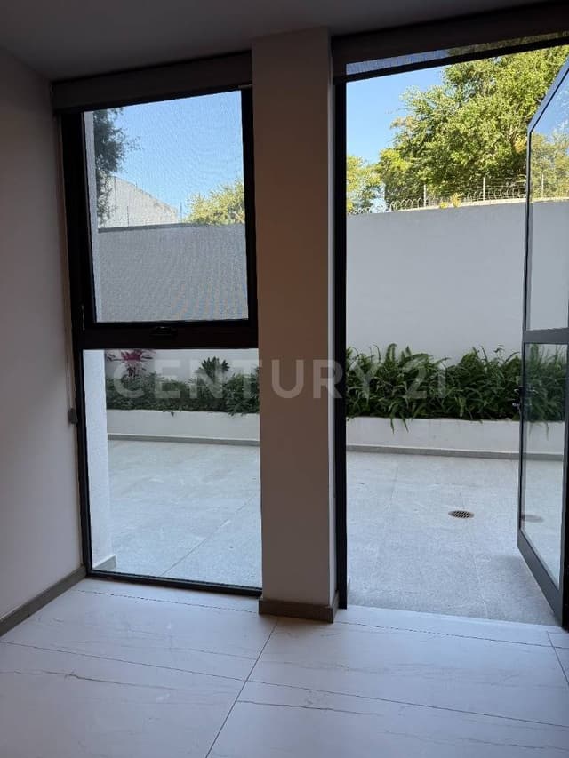 Estudio en Renta 30 m2 con terraza,Zona Puerta de Hierro, Zapopan, Jalisco