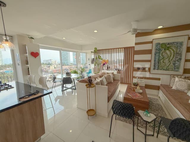 Departamento en venta en Puerto Vallarta, condominio Zoho skies en zona hotelera