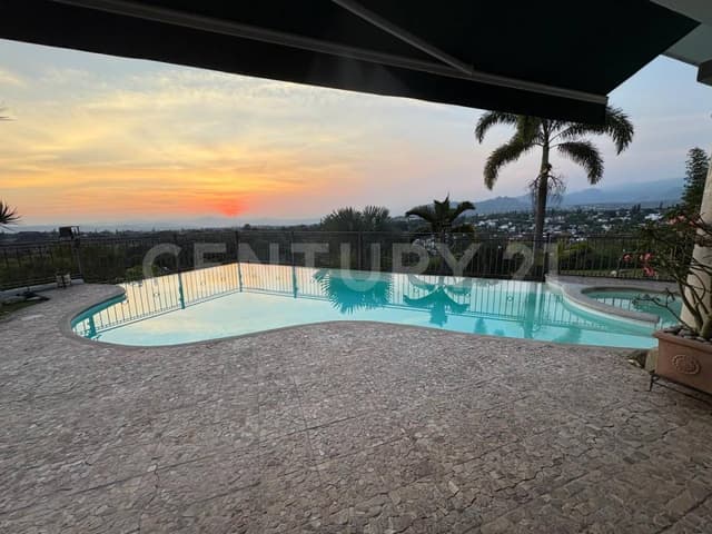 Casa con esencia exclusiva y panorámica privilegiada en Lomas de Cocoyoc