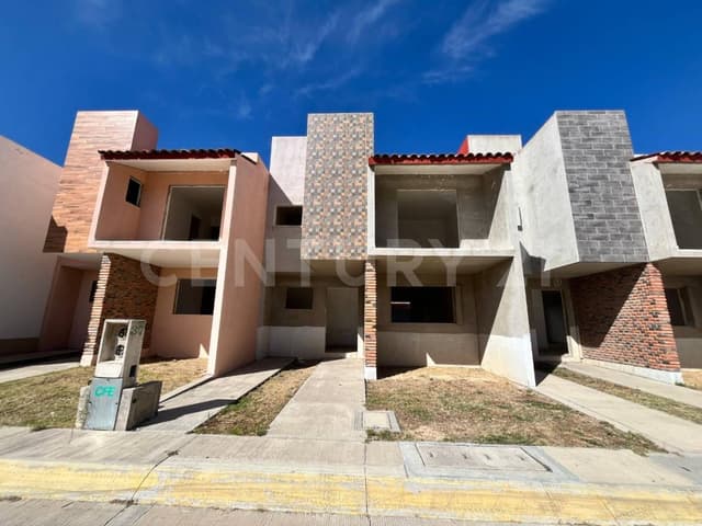 Casa en venta en club de golf en Circuito Viñedos, SJR, QRO