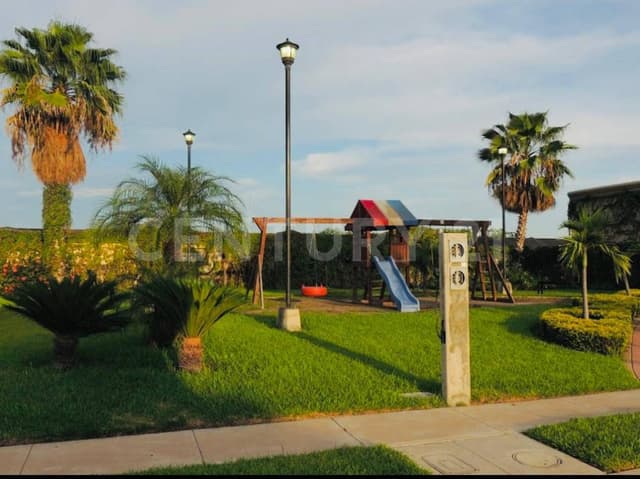 CASA EN RENTA ZONA NORTE PRIVADA STANZA TOSCANA