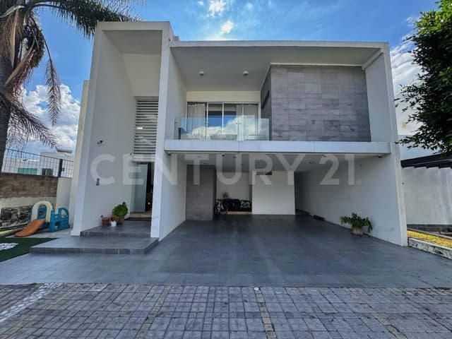 VENTA CASA SEMINUEVA 4 RECÁMARAS(UNA PLANTA BAJA)CLUSTER 444,LOMAS ANGELOPOLIS I