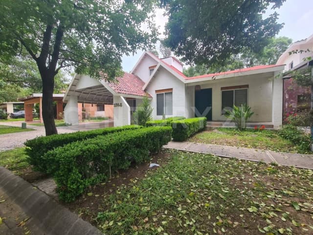 Casa remodelada en venta en residencial pulgas pandas con vista al campo de golf