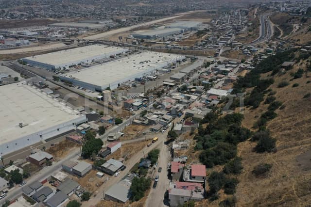 TERRENO EN VENTA, EN RINCON DORADO, TIJUANA, BAJA CALIFORNIA.