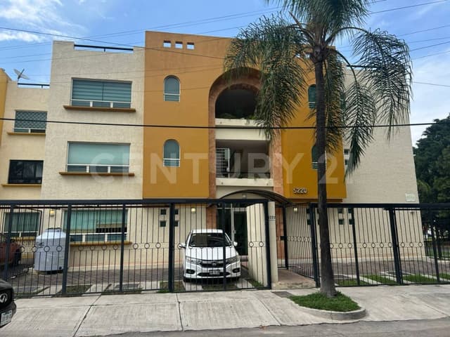 Departamento en venta, en Col. Real Vallarta, Zapopan, Jalisco.