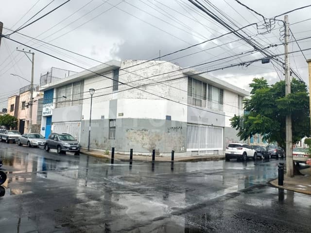 Planta baja para Oficinas y/o Consultorios en Renta en Colonia Artesanos