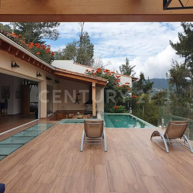 CASA EN RENTA EN CONDOMINIO, VISTA AL LAGO Y ALBERCA