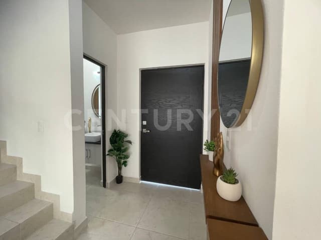 VENTA CASA EN RESIDENCIAL POR AV HUAYACAN YP0325