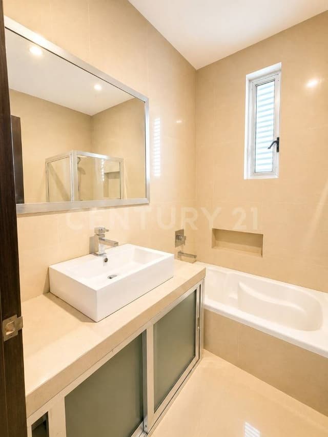 Venta CASA TROPICAL CON ALBERCA en Cancun YP0226