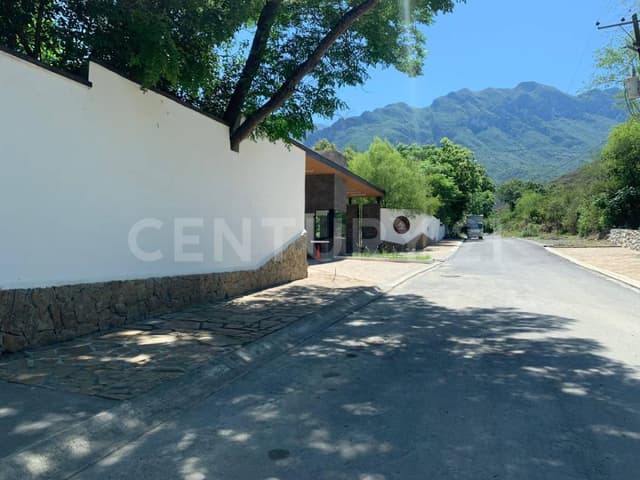 TERRENO EN VENTA EN COL. CAÑADAS DEL SUR EN MONTERREY