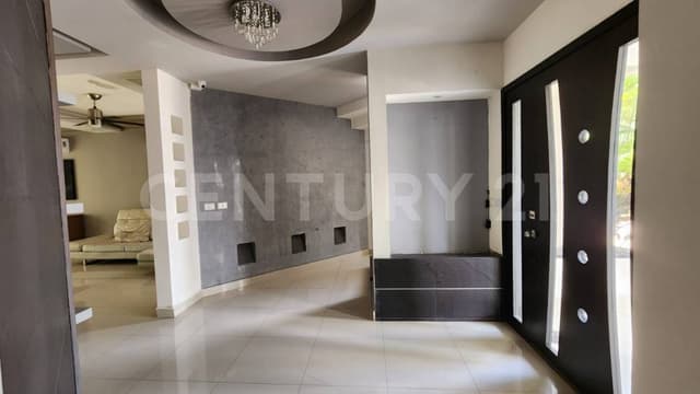 CASA EN VENTA EN RESIDENCIAL PALMARIS HUAYACAN EN CANCÚN