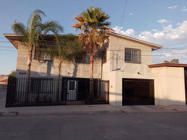 CASA EN VENTA EN VICENTE GUERECA