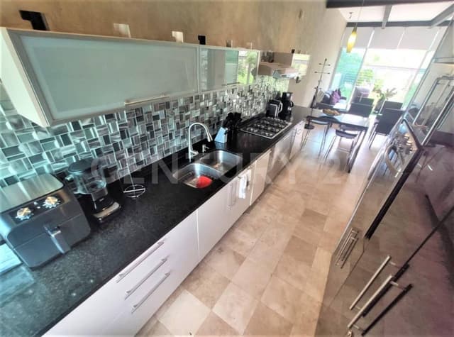 Casa en Venta con excelente diseño y amplias áreas verdes