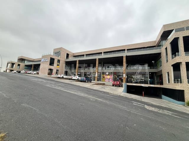 PLAZA COMERCIAL EN VENTA EN CUMBRES, MONTERREY, NL (INVERSIONISTAS)