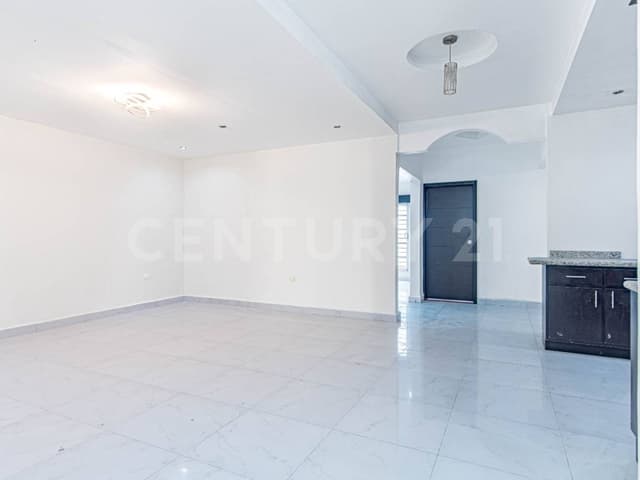 CASA EN VENTA EN JARDIN DORADO TIJUANA B.C.