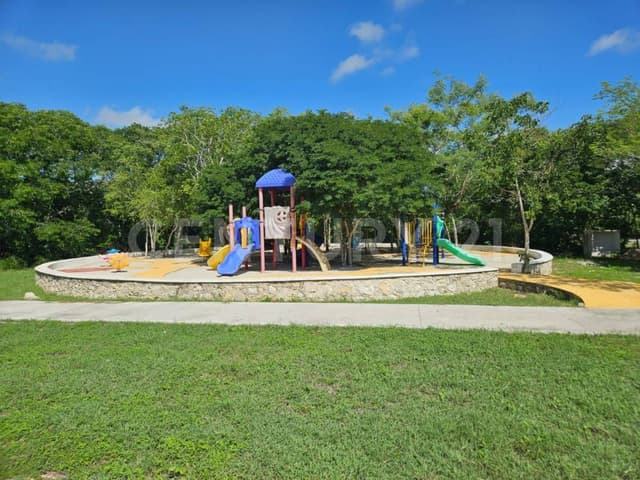 Terreno en Venta con amenidades en Privada Phula Dzidzilché, Yucatán.