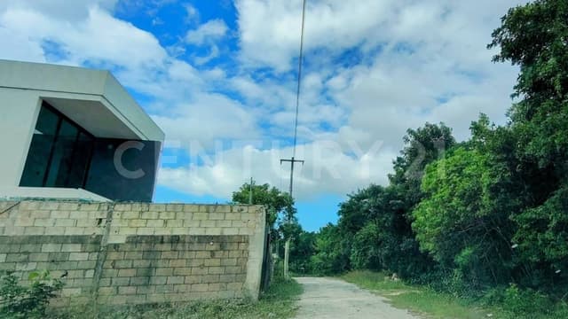 VENTA terreno 450 mts2 por avenida huayacán y av colegios DH1225