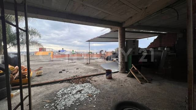 ¡ATENCION INVERSIONISTAS! Venta de Lote con construcción zona BUAP - 3 CRUCES