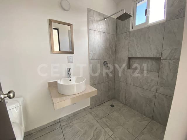 CASA EN VENTA EN FRACC. PALMA REAL, COMALCALCO, TABASCO