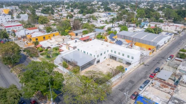 RENTA TERRENO CON LOCAL COMERCIAL AVENIDA ITZAES