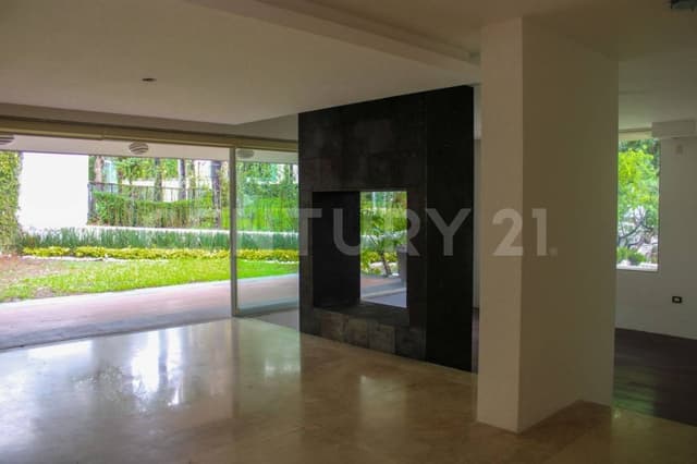 VENTA DE AMPLIA CASA DE 5 RECÁMARAS EN LA VISTA COUNTRY CLUB, PUEBLA
