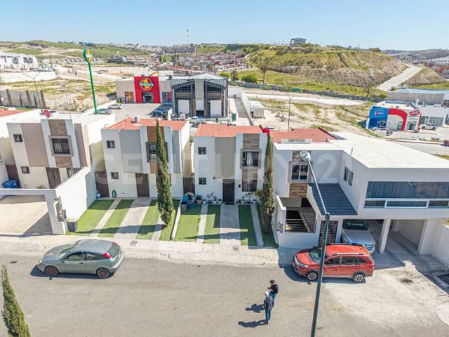 CASA EN VENTA EN RESIDENCIAL VIÑAS DEL MAR, TIJUANA B.C.