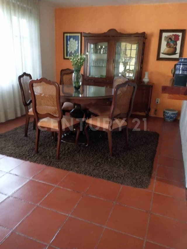 Casa en venta al norte de la ciudad a 1 minuto de galerias