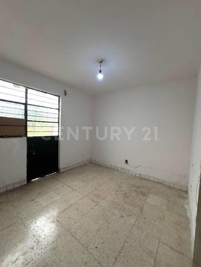 ¡Oportunidad! Venta en Tlaquepaque, casa cerca de Fco Silva Romero (Revolución)