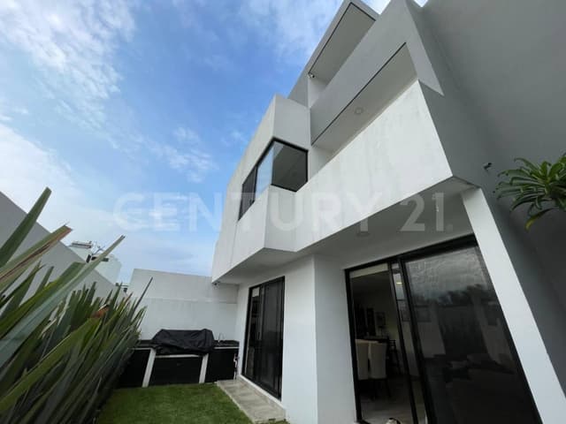 Casa en Venta - Parque Querétaro, Lomas de Angelópolis III