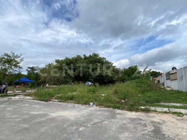 Terreno en Venta en Arco Norte " Fraccionamiento la palma II" C3939