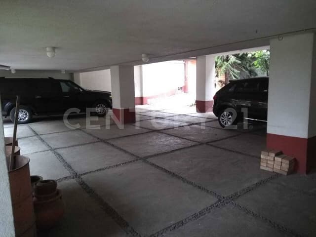 20 metros de frente sobre Czda de las Aguilas (Uso de suelo mixto)