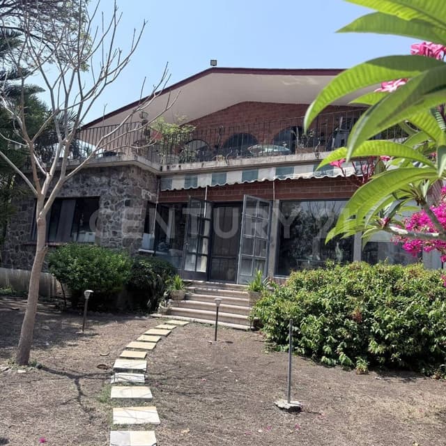 Propiedad Exclusiva con Casa Principal, Bungalow y 4 Suites Privadas