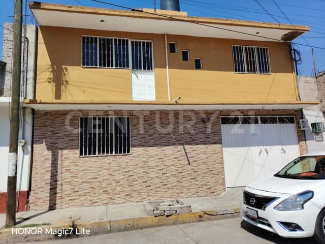 CASA EN VENTA CON LOCAL COMERCIAL CHIMALHUACAN EDOMEX
