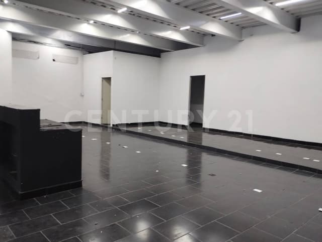 SE RENTA LOCAL SOBRE V.CARRANZA EN SALTILLO