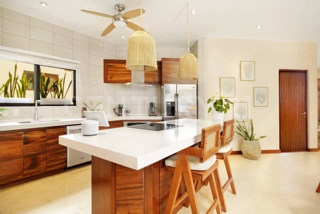 Lujoso y exclusivo Penthouse en venta frente a la marina con muelle escriturado