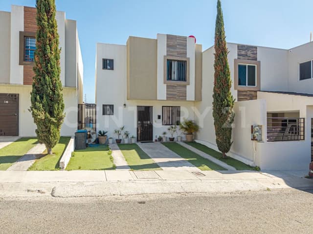 CASA EN VENTA EN RESIDENCIAL VIÑAS DEL MAR, TIJUANA B.C.