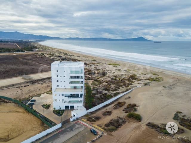 TERRENO FRENTE AL MAR EN FRACCIONAMIENTO EXCLUSIVO