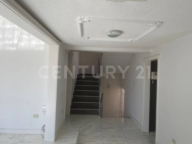 CASA EN VENTA RESIDENCIAL CUMBRES EN CHIHUAHUA