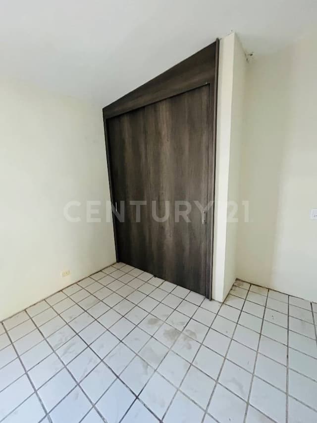 CASA EN RENTA EN COL. DEL PASEO EN MONTERREY