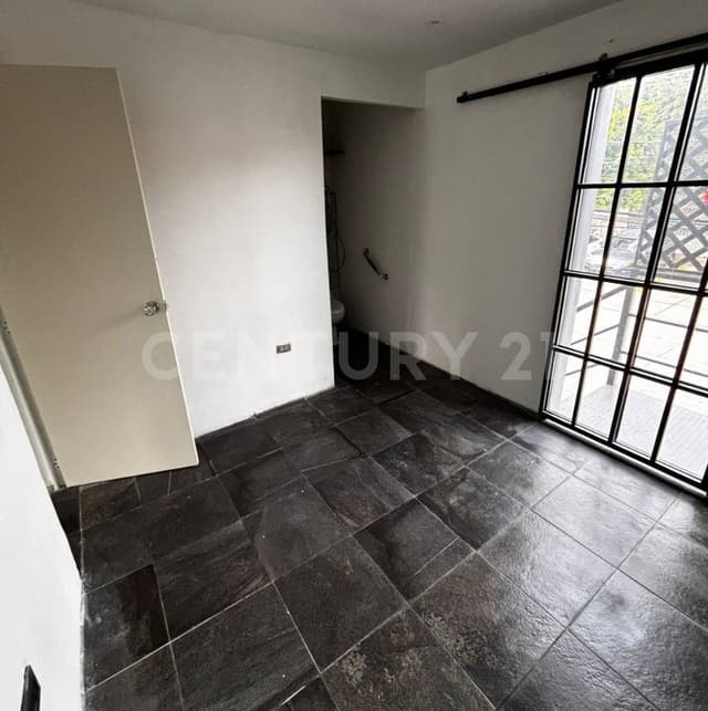 CASA EN VENTA EN LOS LOBOS BAJA MAQ EL AGUILA, TIJUANA B.C.