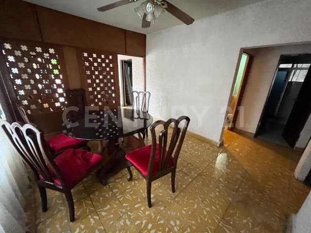 CASA EN VENTA EN COL. VALLE DEL HUAJUCO EN MONTERREY