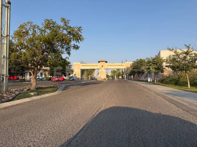 Casa en venta en Puerta Verona, Querétaro, recién remodelada.