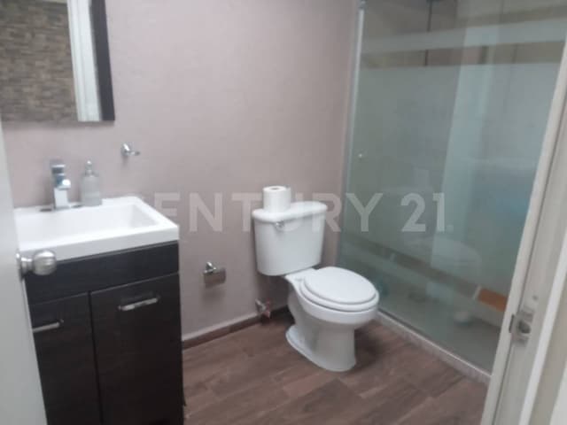 Casa como nueva en Jardines de la Aldea II Morelia