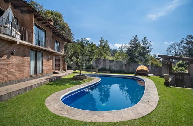 CASA EN RENTA EN ACATITLÁN, VALLE DE BRAVO