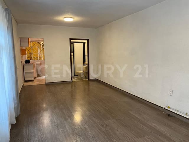 VENTA DE CASA EN JARDINES DE SANTA CLARA