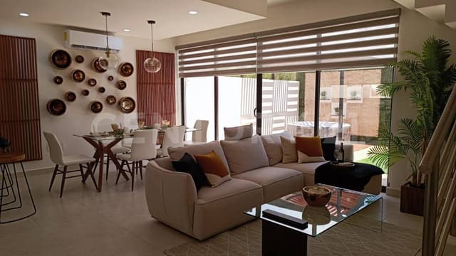 Venta de casa en privada Altaria, Playa del Carmen, Q. Roo OFC7725