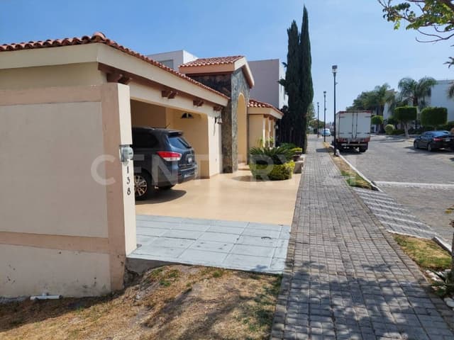 Terreno en venta en Clúster 10 10 10, Lomas de Angelópolis, Puebla.