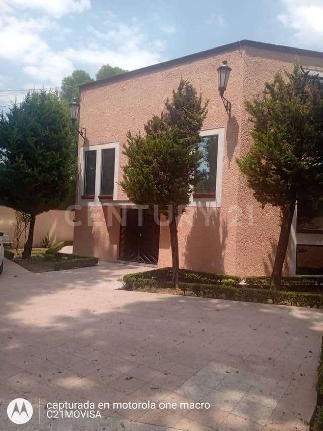 Dos casas y una oficina en el mismo predio (18 m de frente a pie de calle)