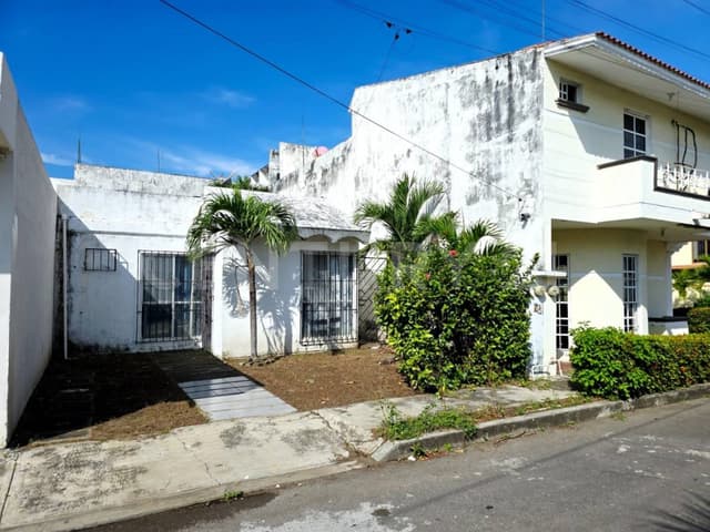 "Renta casa en Laguna Real"