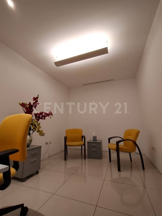 En renta oficinas en Sonata, Lomas de Angelópolis, Puebla.